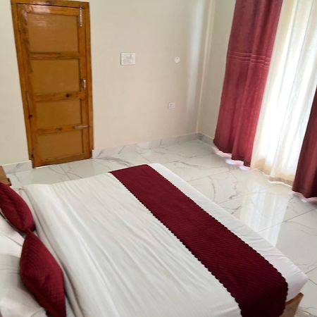 Himalayan Hill Top Resort Kanatal Buitenkant foto