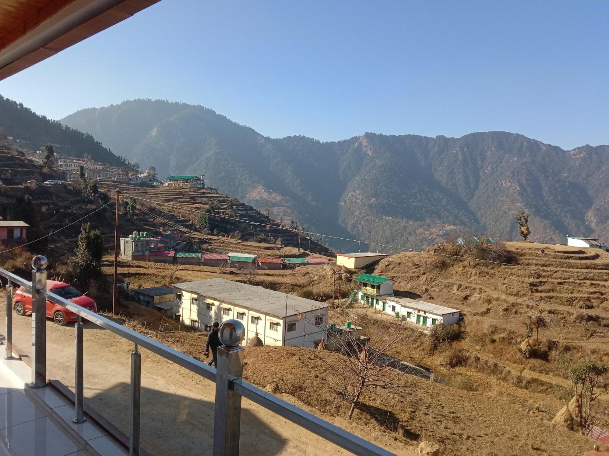 Himalayan Hill Top Resort Kanatal Buitenkant foto