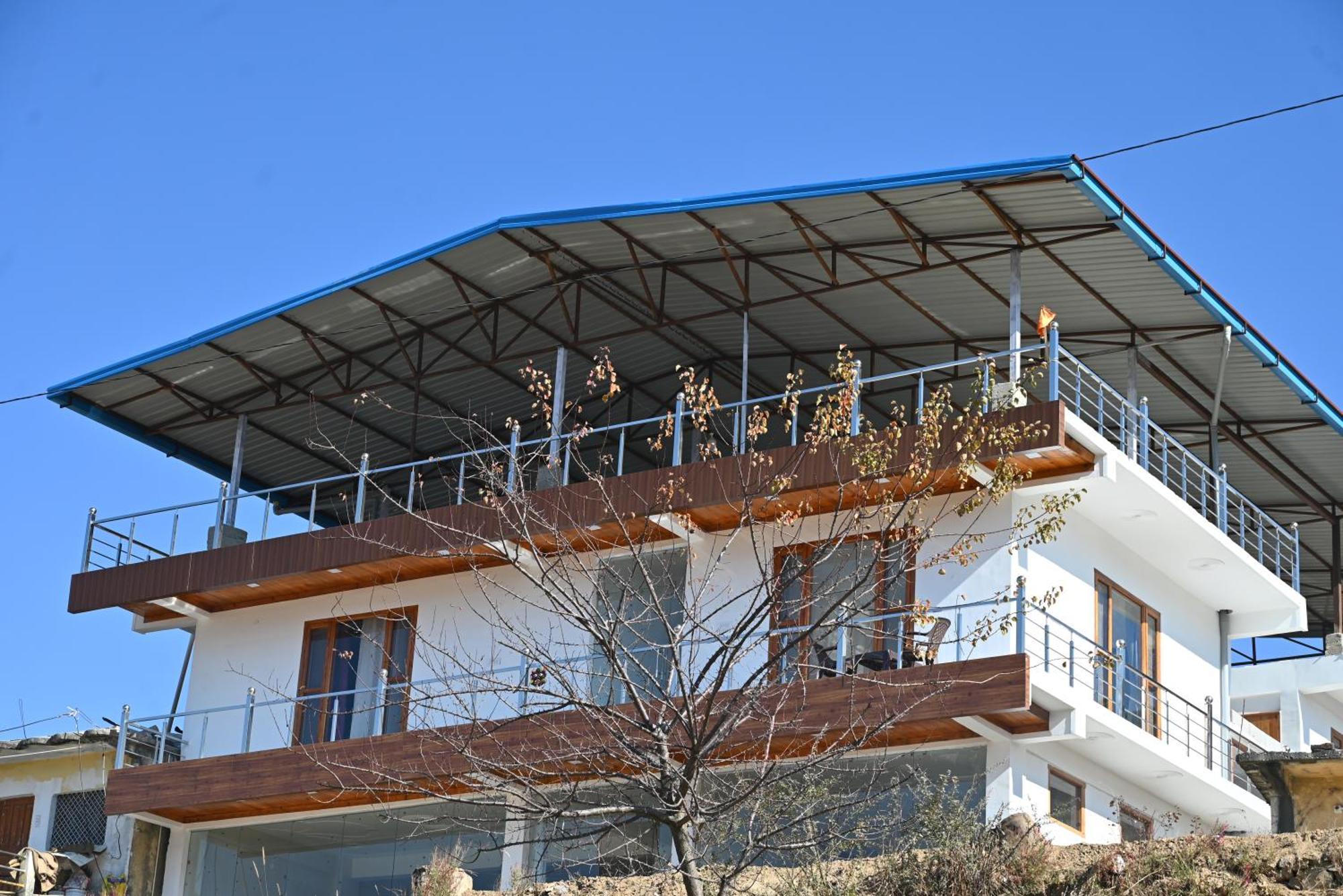 Himalayan Hill Top Resort Kanatal Buitenkant foto