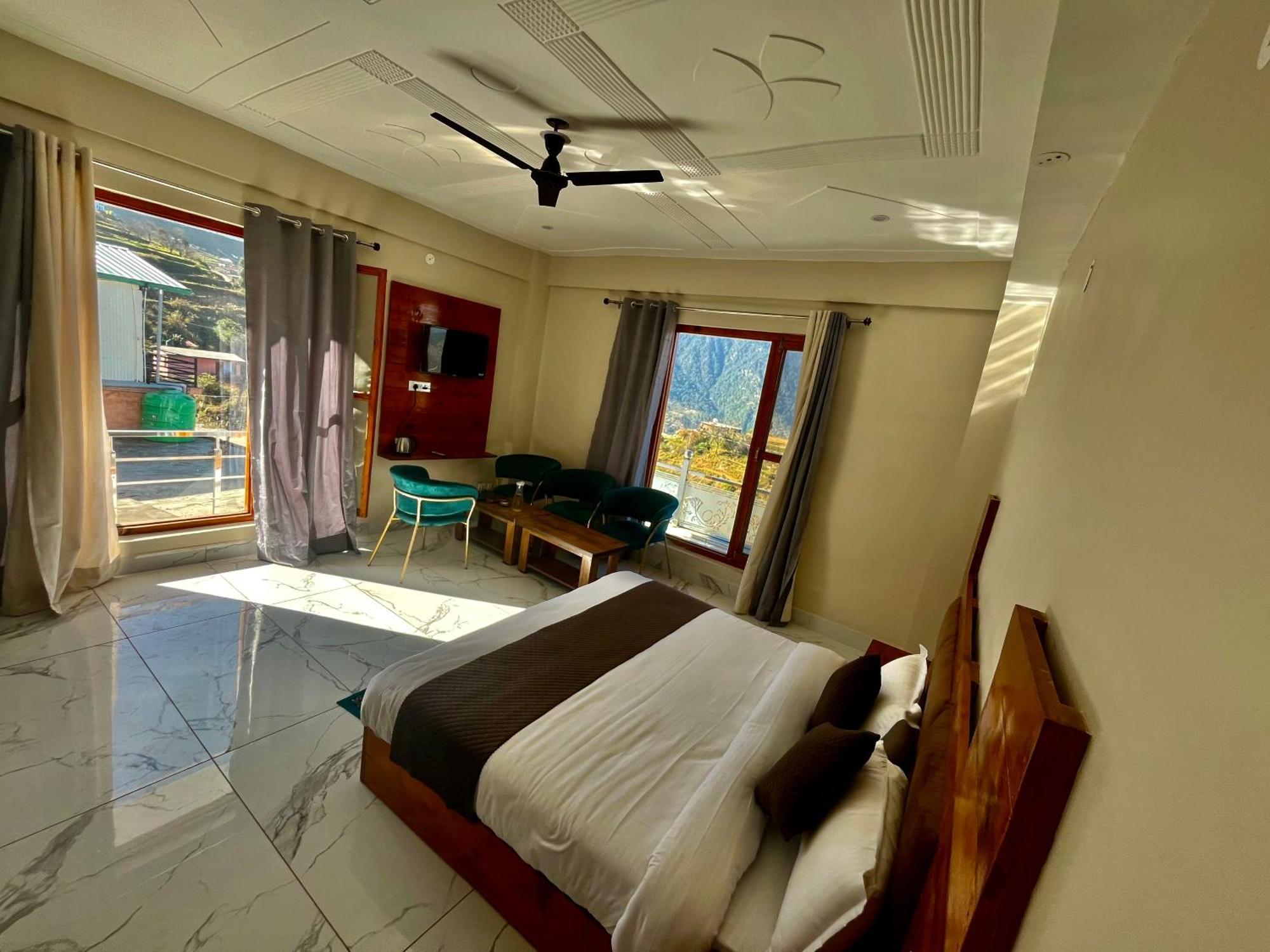 Himalayan Hill Top Resort Kanatal Buitenkant foto