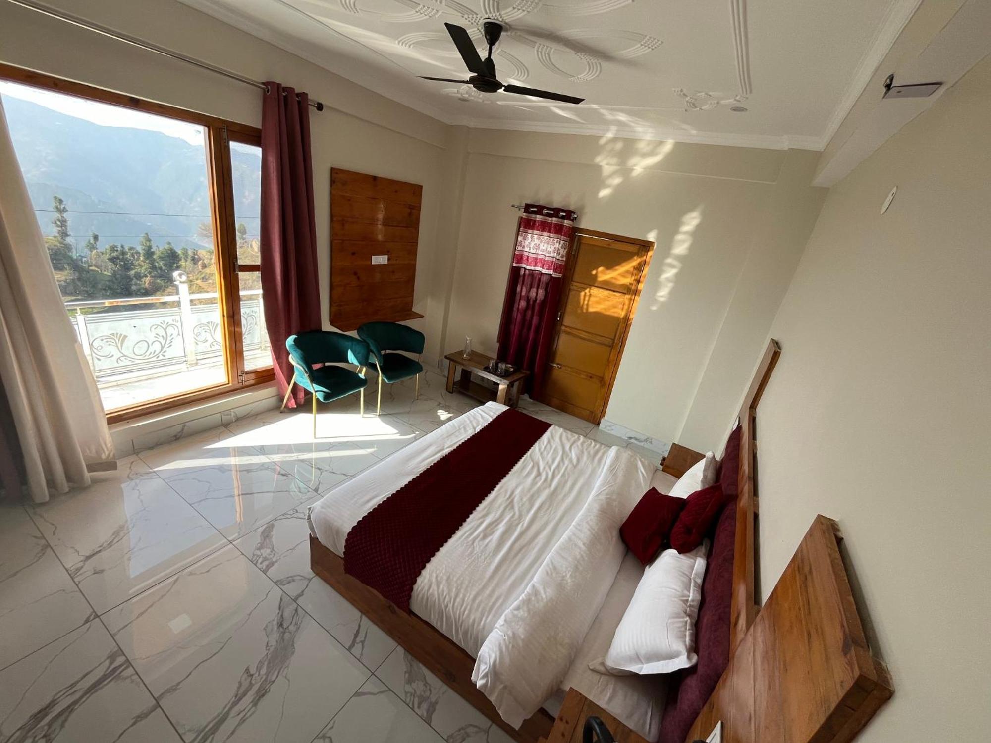 Himalayan Hill Top Resort Kanatal Buitenkant foto