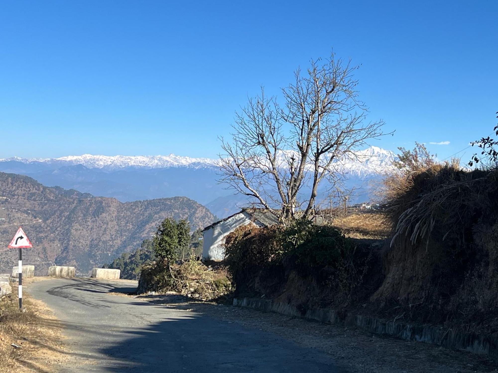 Himalayan Hill Top Resort Kanatal Buitenkant foto